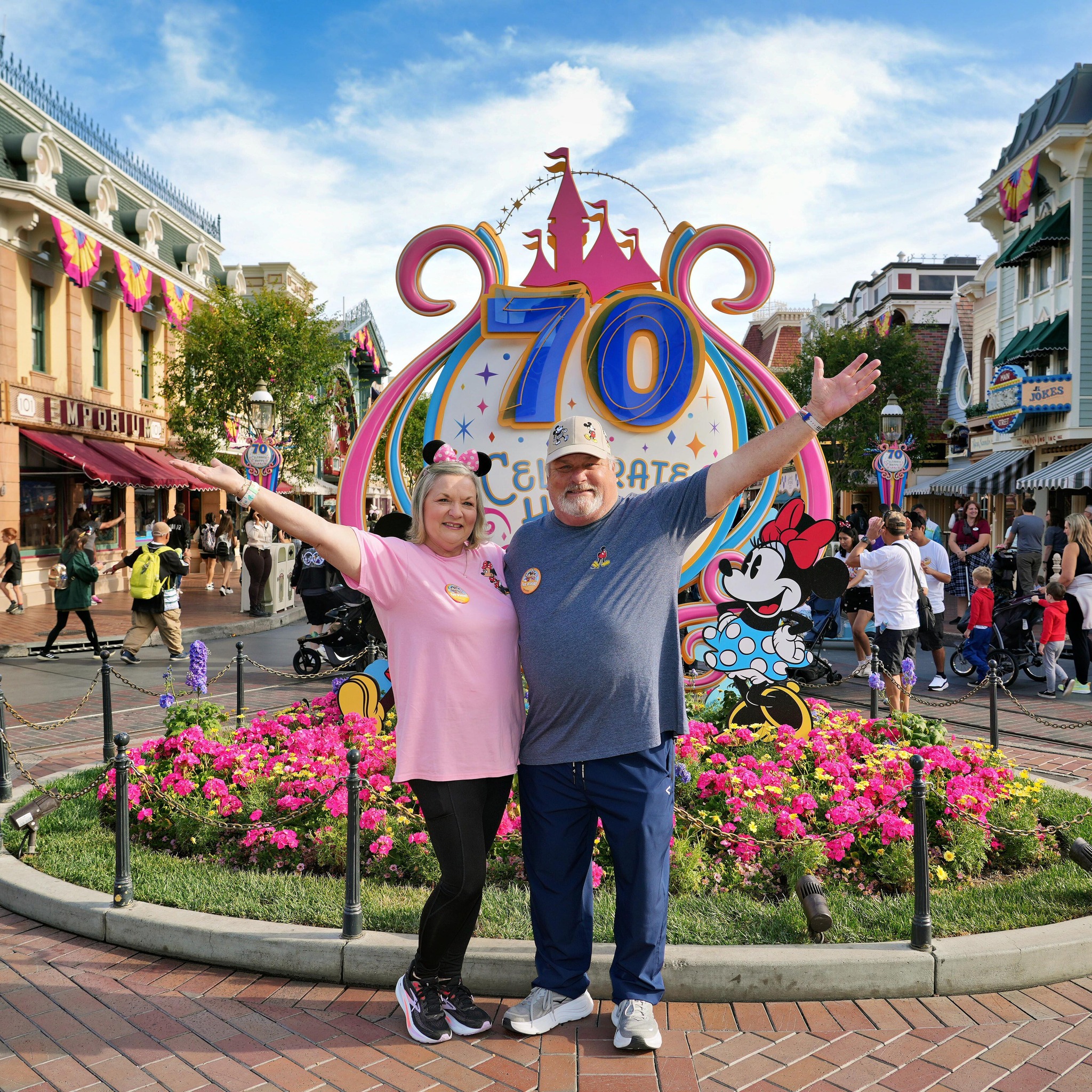 All-Star Music | Disney Resorts Guide | Can I see yalls window decor ...