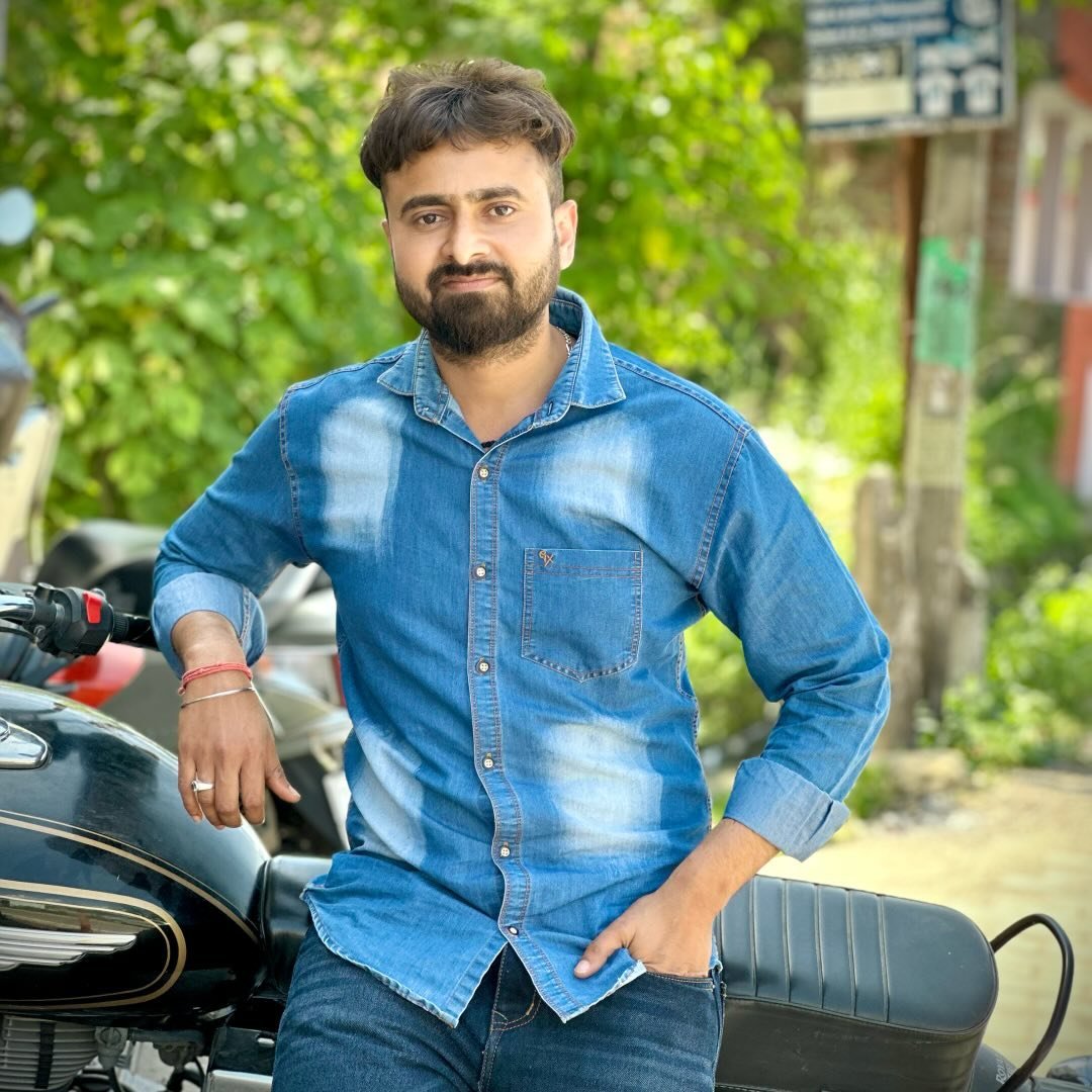 Adv Akash Srivastava