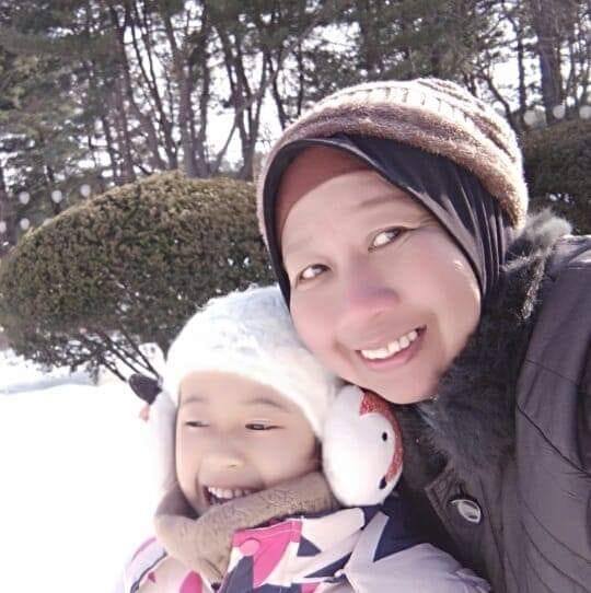 Ibu kita tak lagi sekuat dahulu. Dulu dia berpenat lelah menguruskan ...