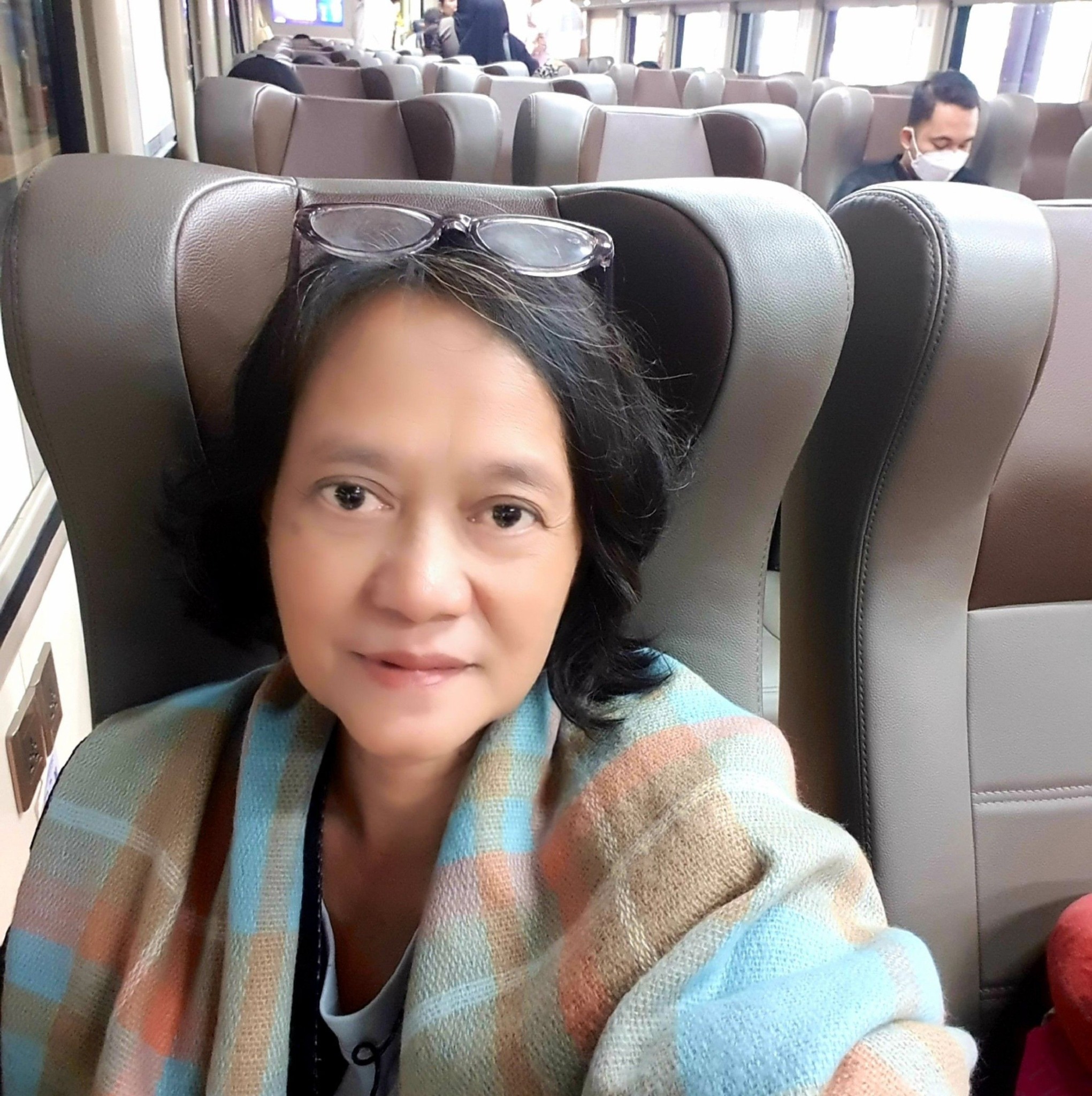 Riani Sri R
