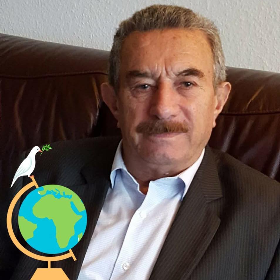 خەڵکی مەهاباد: درود بر دمکرات، درود بر قاسملو. دوکتور قاسملو: هوشدار ...