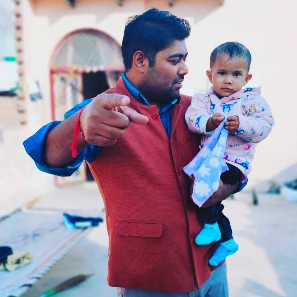 Adv Ravi Kant