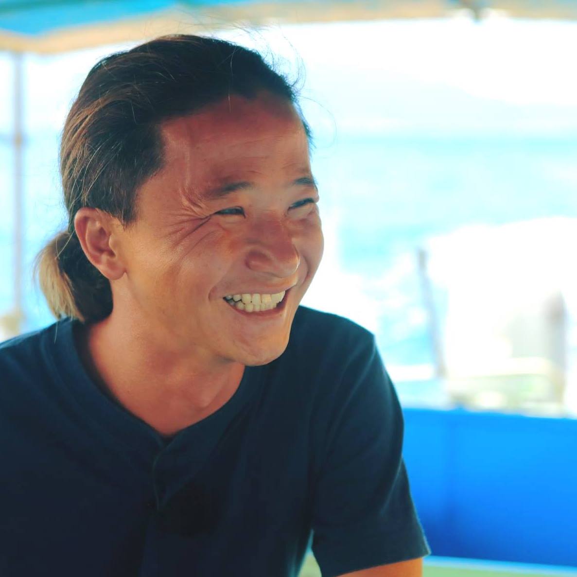 いい場所に居ますよね。 サンゴのポリプはピンク色、後ろにはウミシダが！！ #diving #柏島 #ポレポレダイブ #コケギンポ | 直樹西村