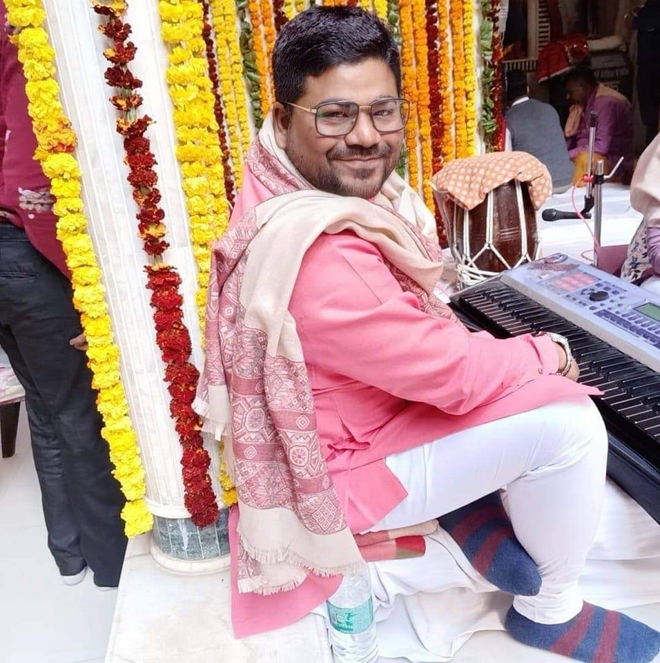 रात कल साँवरे का ख़्वाब आया गलतियों का मेरे हिसाब आया 🙏🏼 Always Loving ...