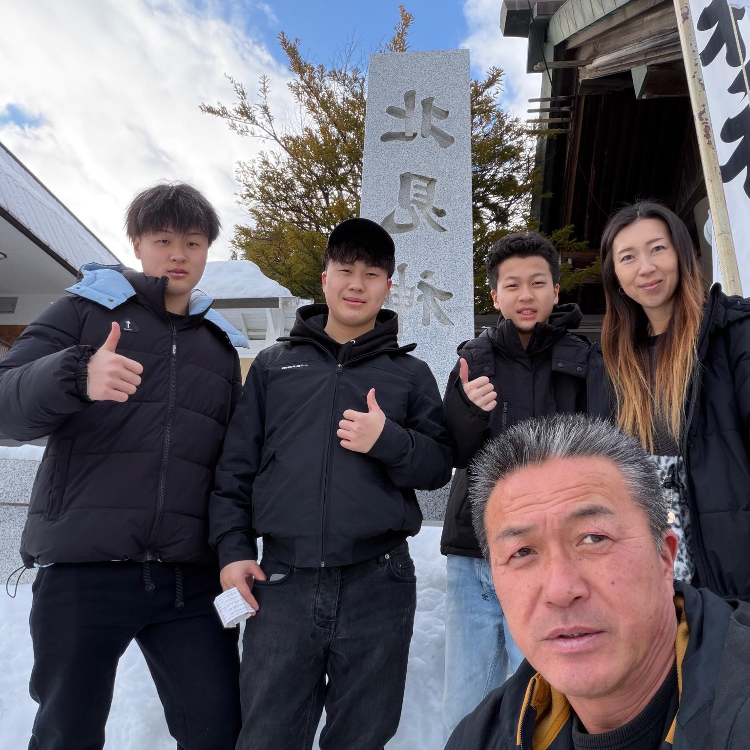 車中泊コミュニティ | 軽バン(N-VAN)の電源関係は走行充電で約500ワット、インバーターで2000ワット、バッテリーが2560ワット の ...