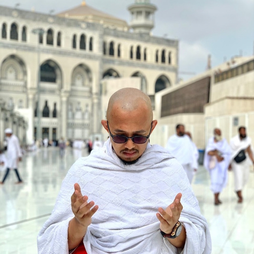 Kebahagiaan seorang penulis adalah... - Umar Muhammad Noor | Facebook