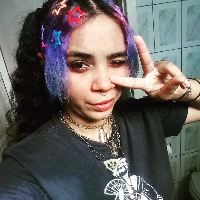 que PORRA e essa ata grupo de the sims | Não sei se já foi indicado ...