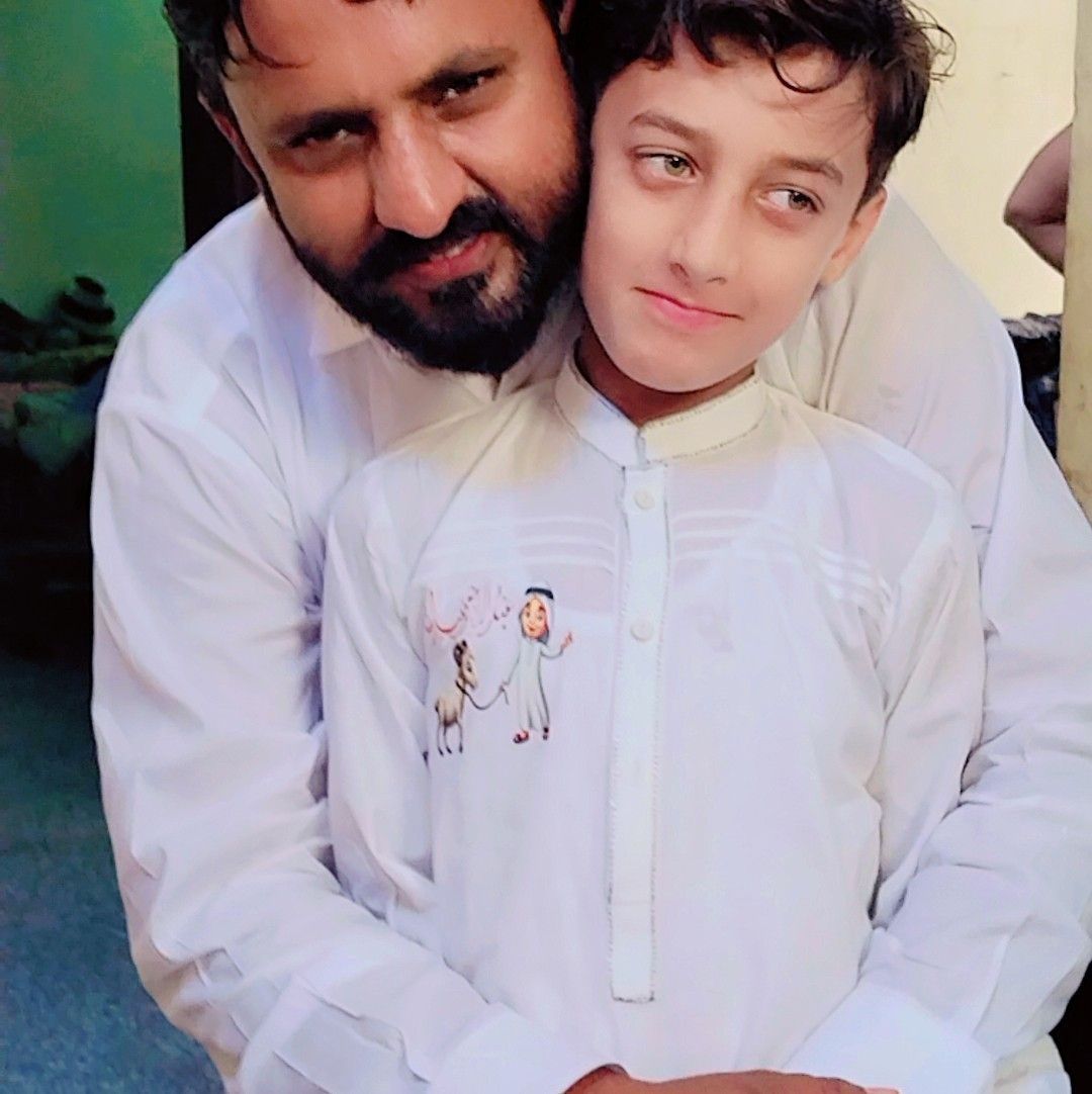 Raza Khan - یہ ہیں وہ سائنسدان جنہوں نے بجلی کے بلوں کا... | Facebook