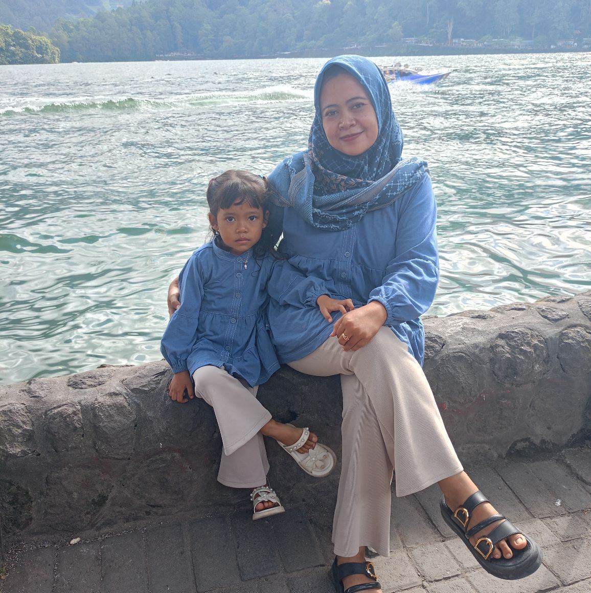 Dewy Rahayu