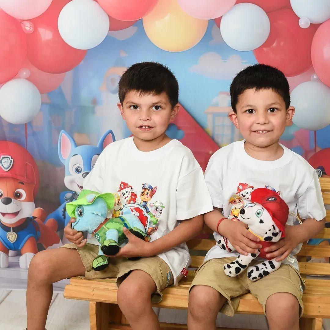 Dejaron a sus hijos encerrados en el auto mientras compraban: les ...