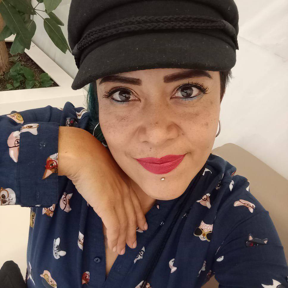 Tanys Ixchel - Hoy es de esos días donde siento que no... | Facebook