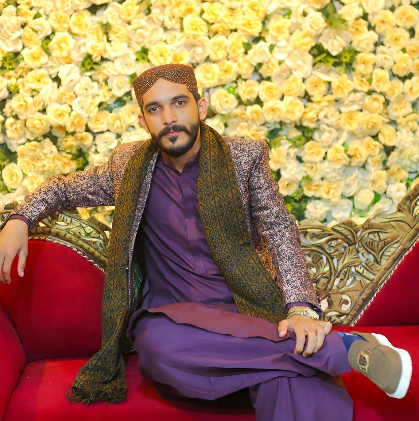 زندگی میں ایک ایسا شخص ہونا لازمی ہے، جو آپ کے ہر قدم پر آپ کا ساتھ دے ...