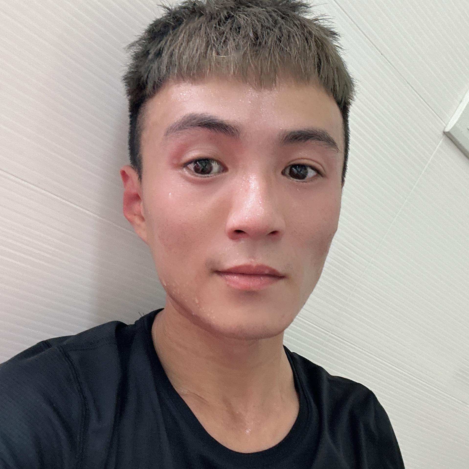 謝東東