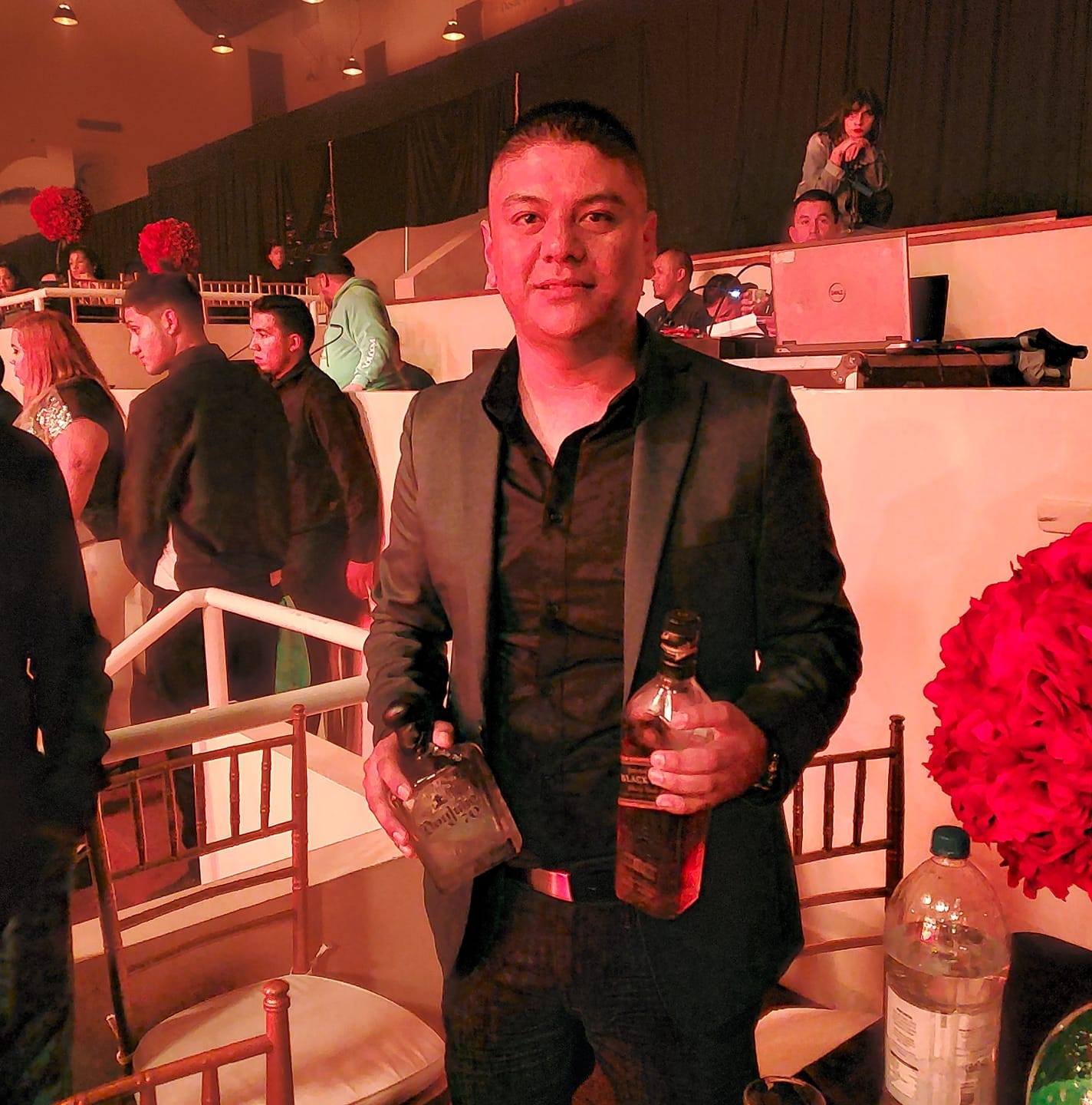 #bandaclavedeoro #corridos el mundo da muchas vuelttas | Christian ...