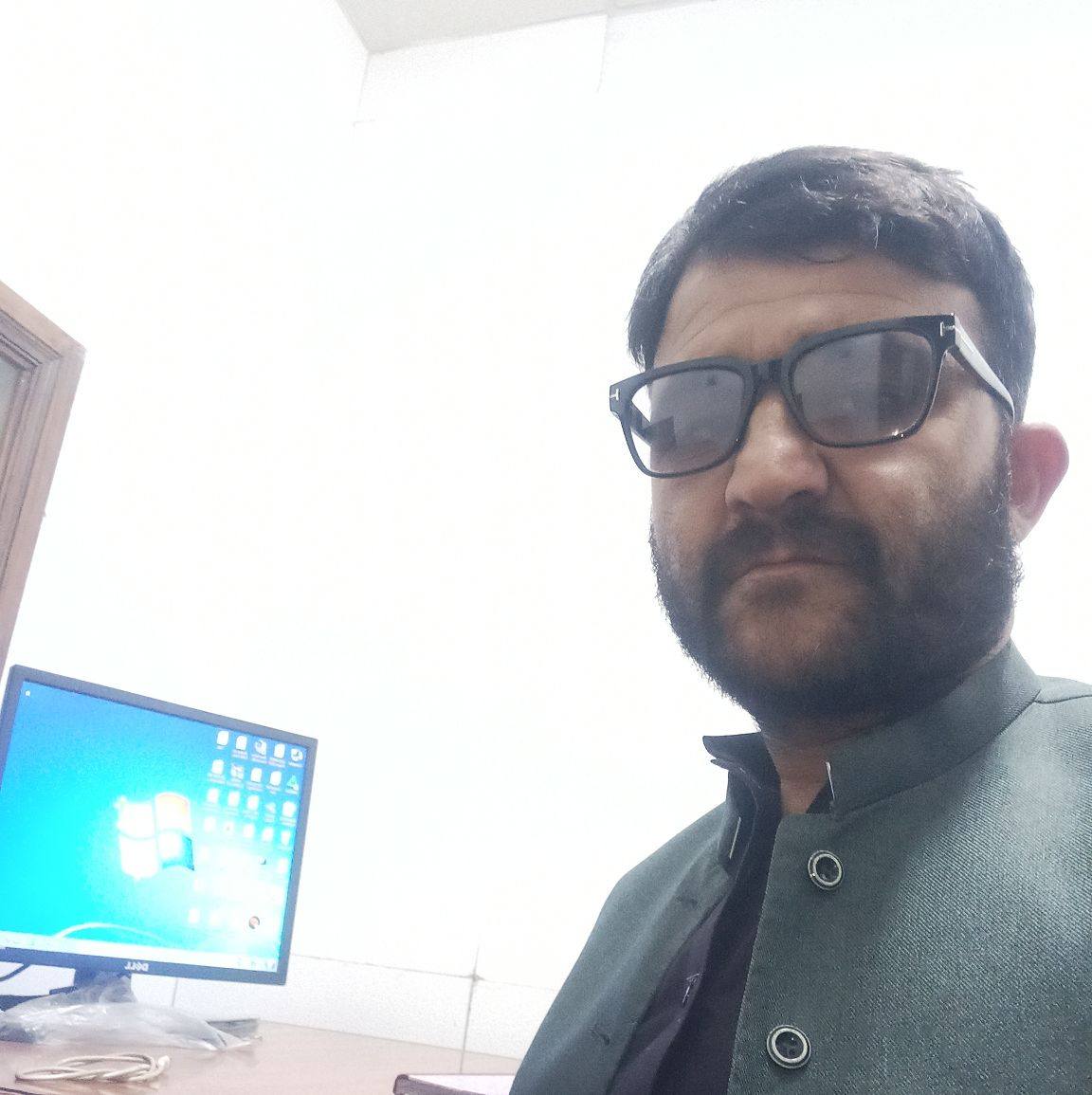 تُساں بادشاہ ہو، اَساں کوں غریبی تُساں وَل نہ آئے، ساڈی بد نصیبی ...