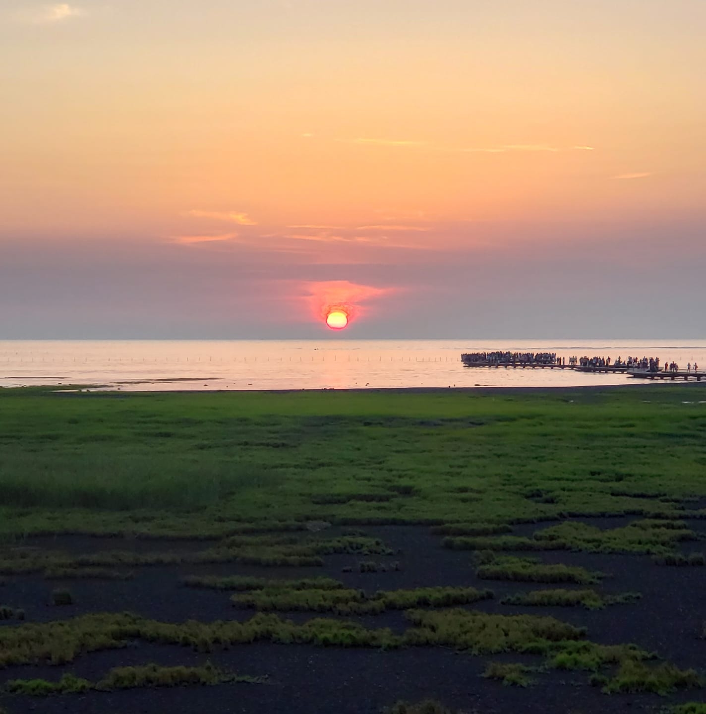 星島頭條 - 究竟係邊位網紅師傅呢？ bit.ly/4jOLGYO #裝修師傅 #天花 #石屎 #星島頭條熱話 | Facebook