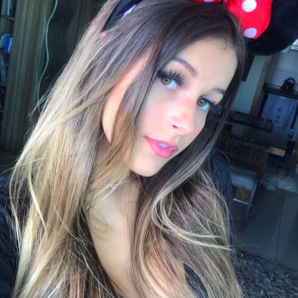 Anna Clara Rios