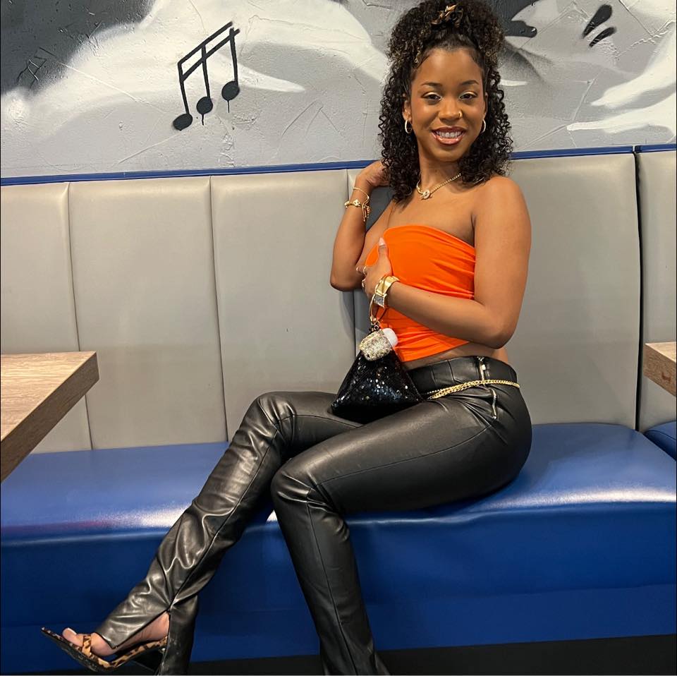 I swear I always fall for your type 🥰🤭🛼 #skatefit #skatergirl # ...