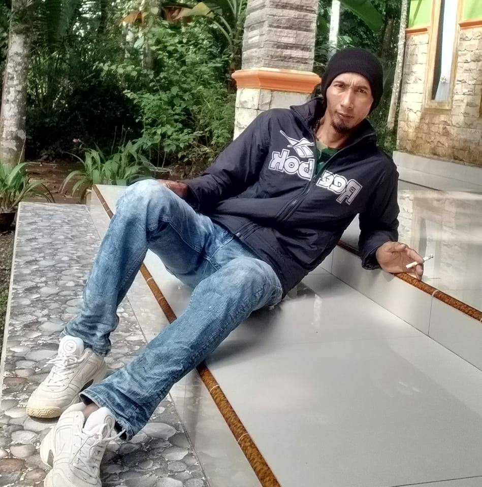 Entah bunga apa kita pun tak tau .. dulu terlalu banyak jenis biji ...