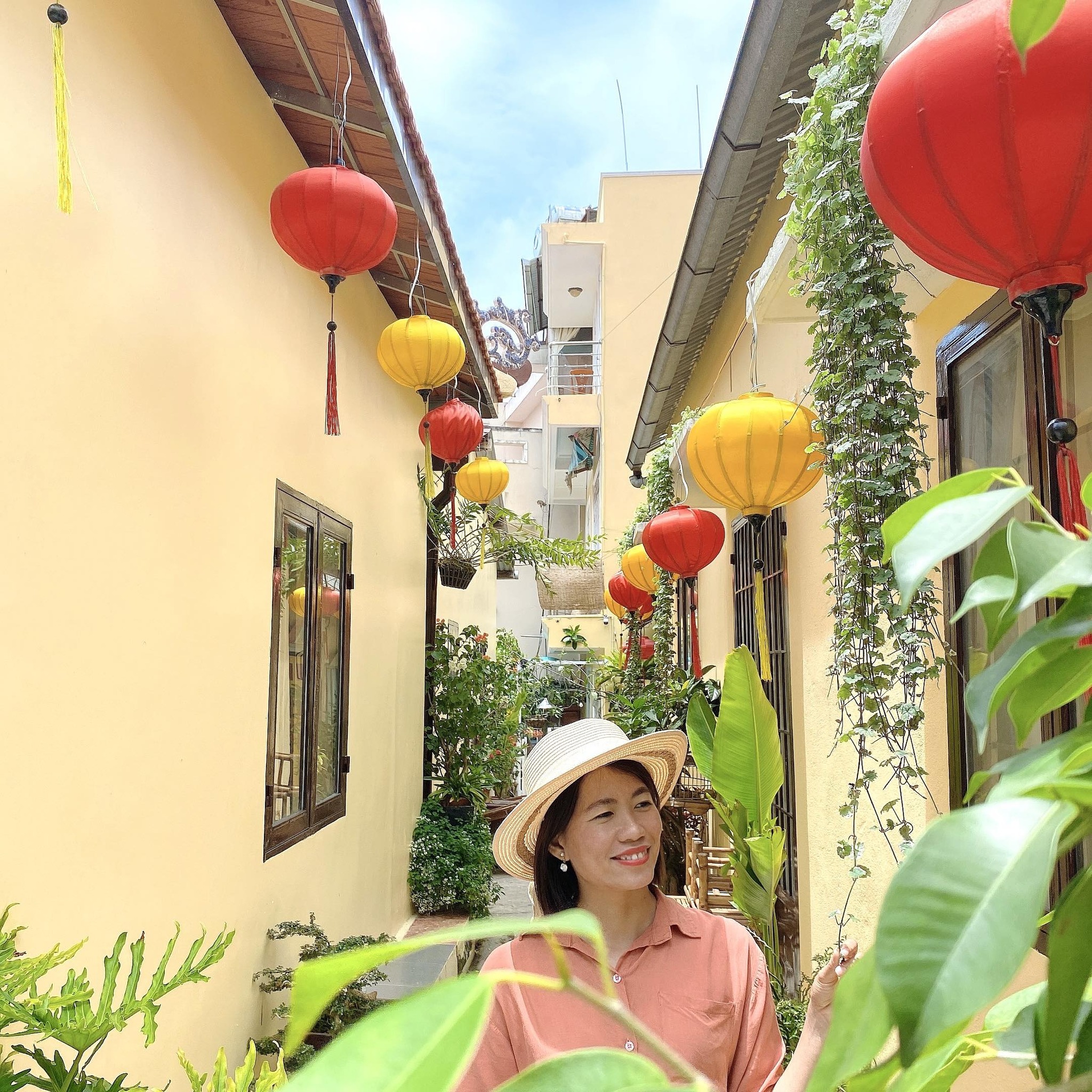 Bánh flan nhà em Chang nó đẹp nó láng nó mịn còn hơn cả Ngọc Trinh luôn ...