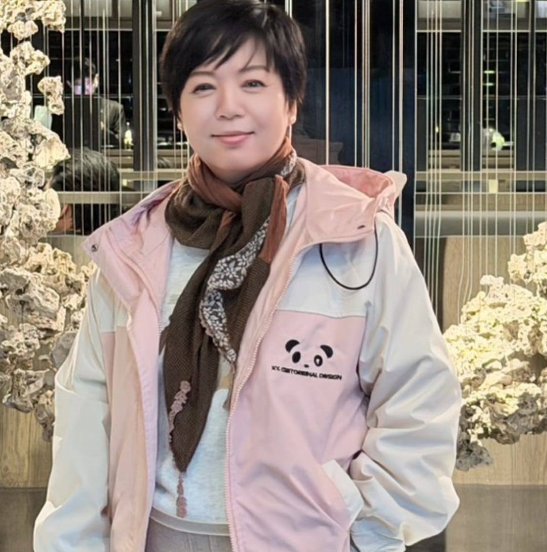 #游輪上的帥哥 #游輪上的即興表演 #堆積情感 #粵語翻唱 | 小乔家胖大哥 | Facebook