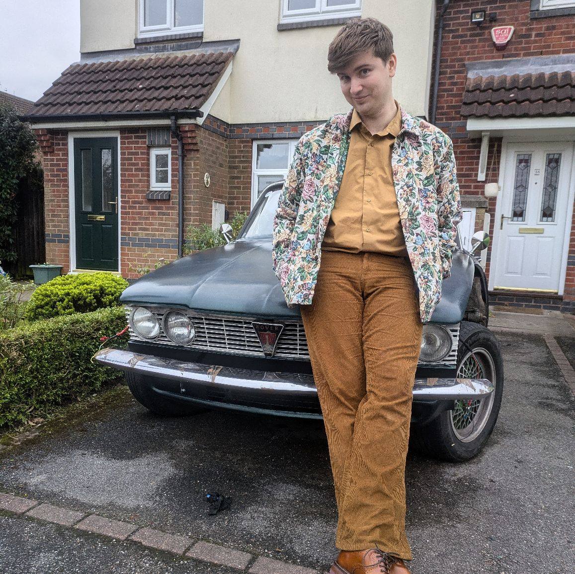 I may possibly be looking for a manual 2500pi saloon. What is around ...
