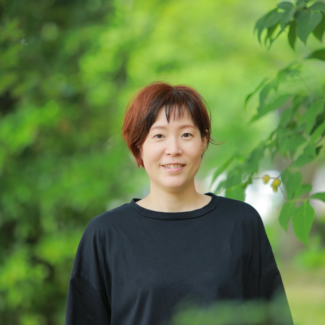 わらしべ長者みたいにいただいた三角のお香。 火をつけてみると、 線香とは少し違う煙の立ち上がり方。 香りも少し濃く感じて、 線香よりもタブ粉の ...