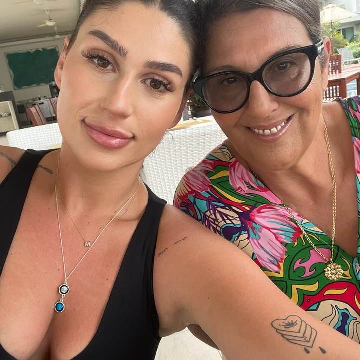 annarita-mitolo-our-last-night-of-our-wonderful-holiday-facebook