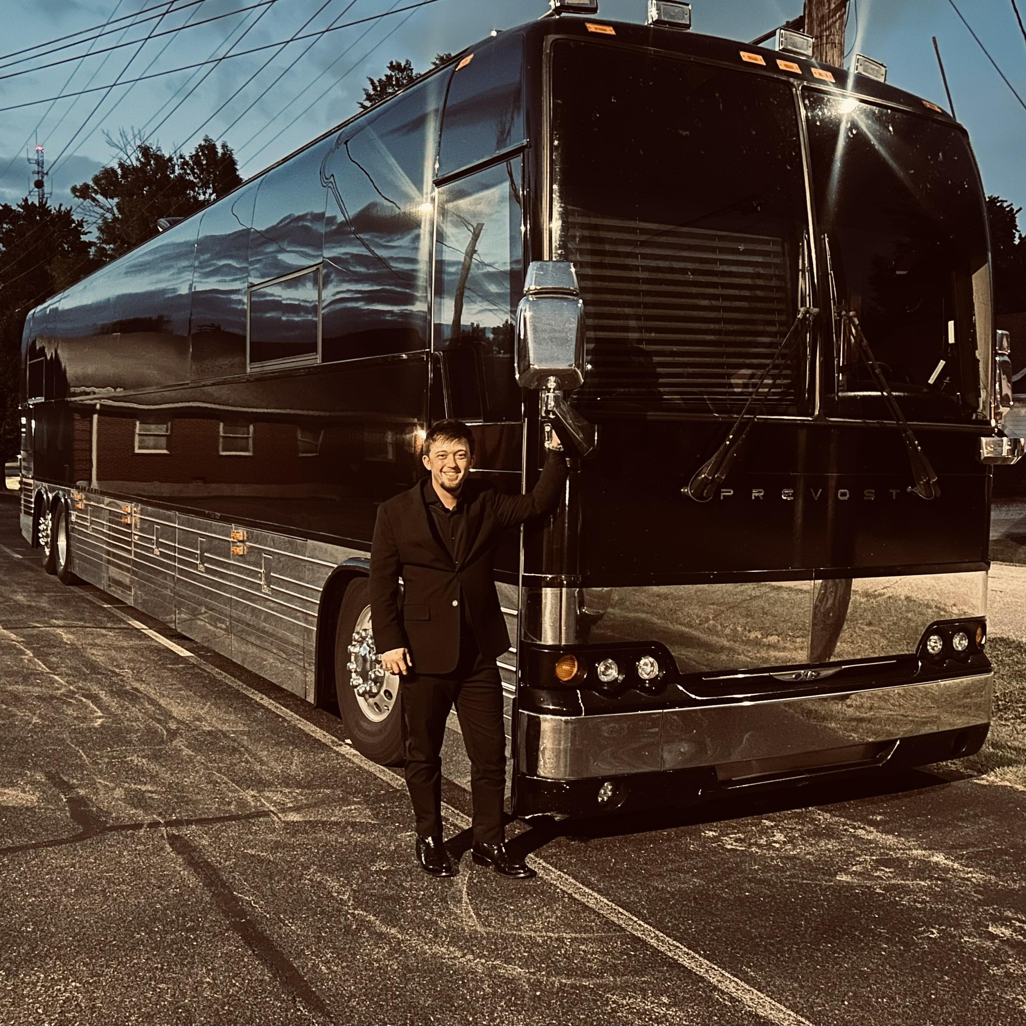 Entertainer Coaches For Sale or Lease | Facebook