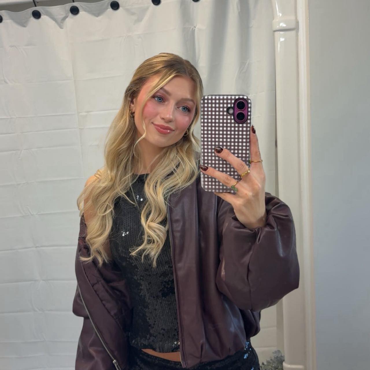 Delaney Roche (@delaney.roche.5) • Facebook, Connect with friends