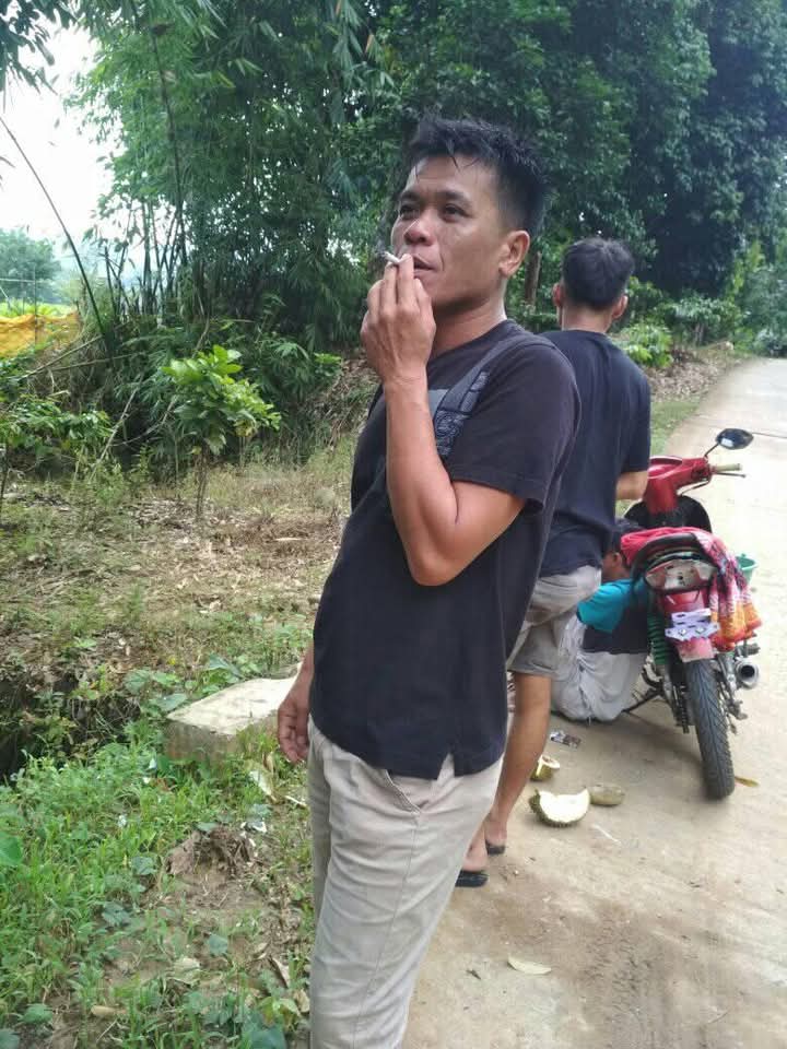 oncom kering buat toping Surabi,ini cabenya direbus dulu biar oncomnya ...