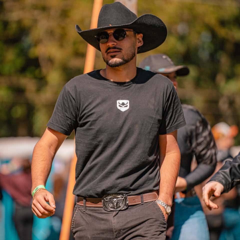 Tenho uns desvios … . . . . . . . . #sertanejo #rincon #agro #roça # ...