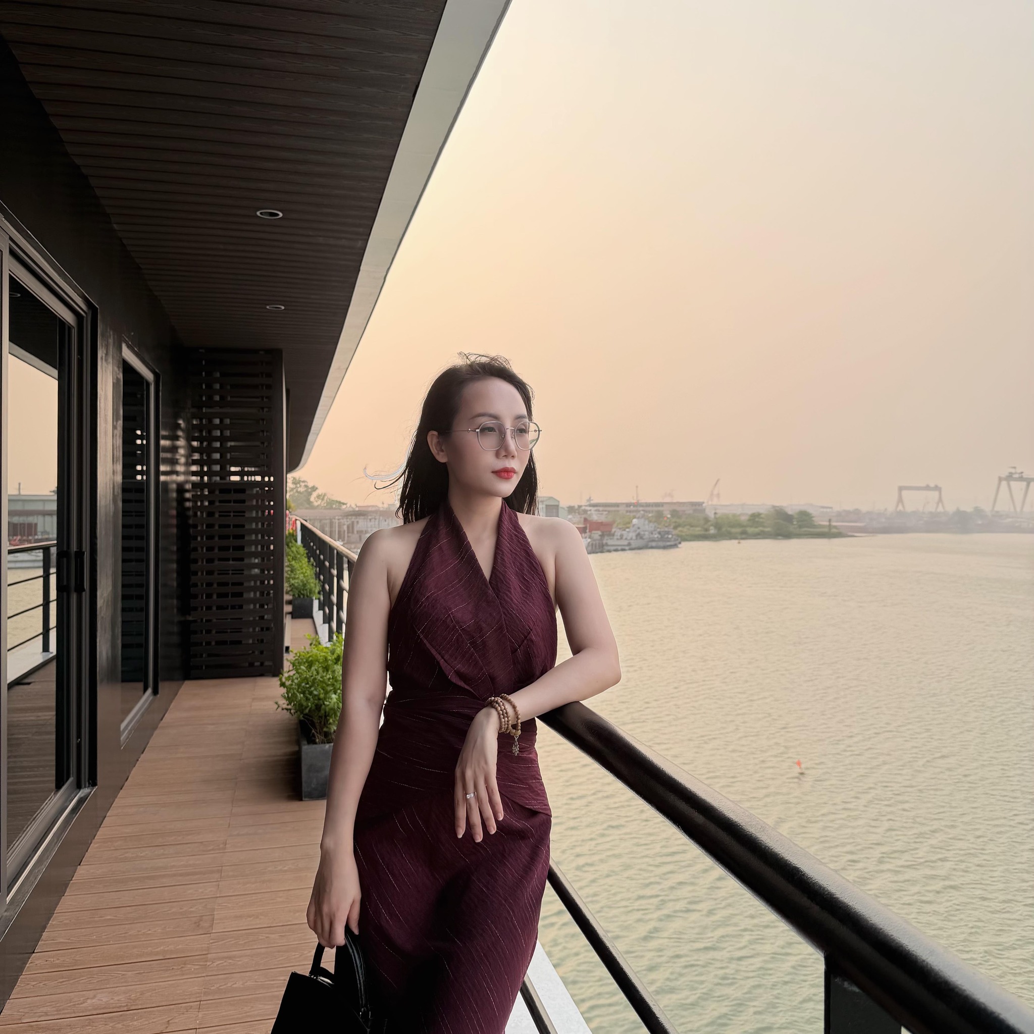 CẢ ĐỜI NÀY K CÓ CÔ NÀO NHƯ cô sáng đâu Hihi Cô đã duy trì điều này 3 ...