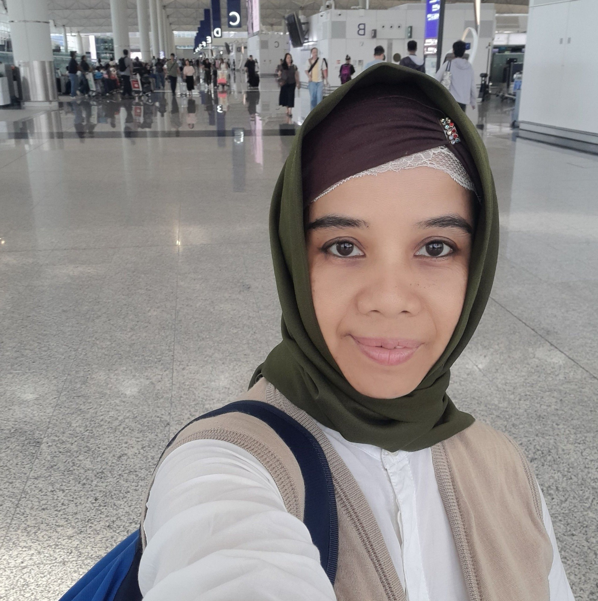  Foto zu Mata mah udah ngantuk berat, tapi karena masi ada jemputan, harus 