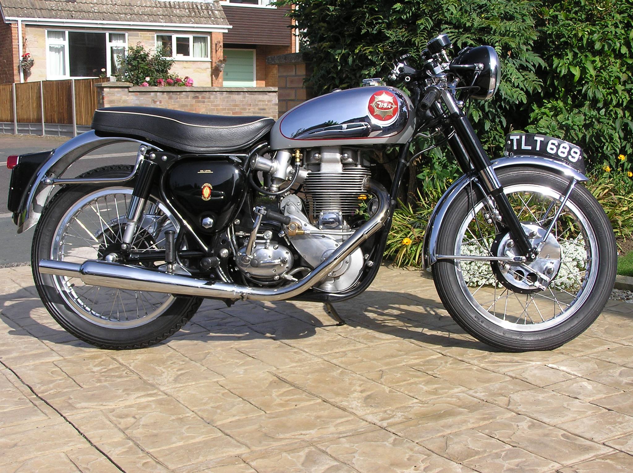 BSA Gold Star | Good evening im looking for a dbd34 seat | Facebook