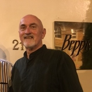 Steve Thompson won the Rugby World Cup with England...but he can't ...