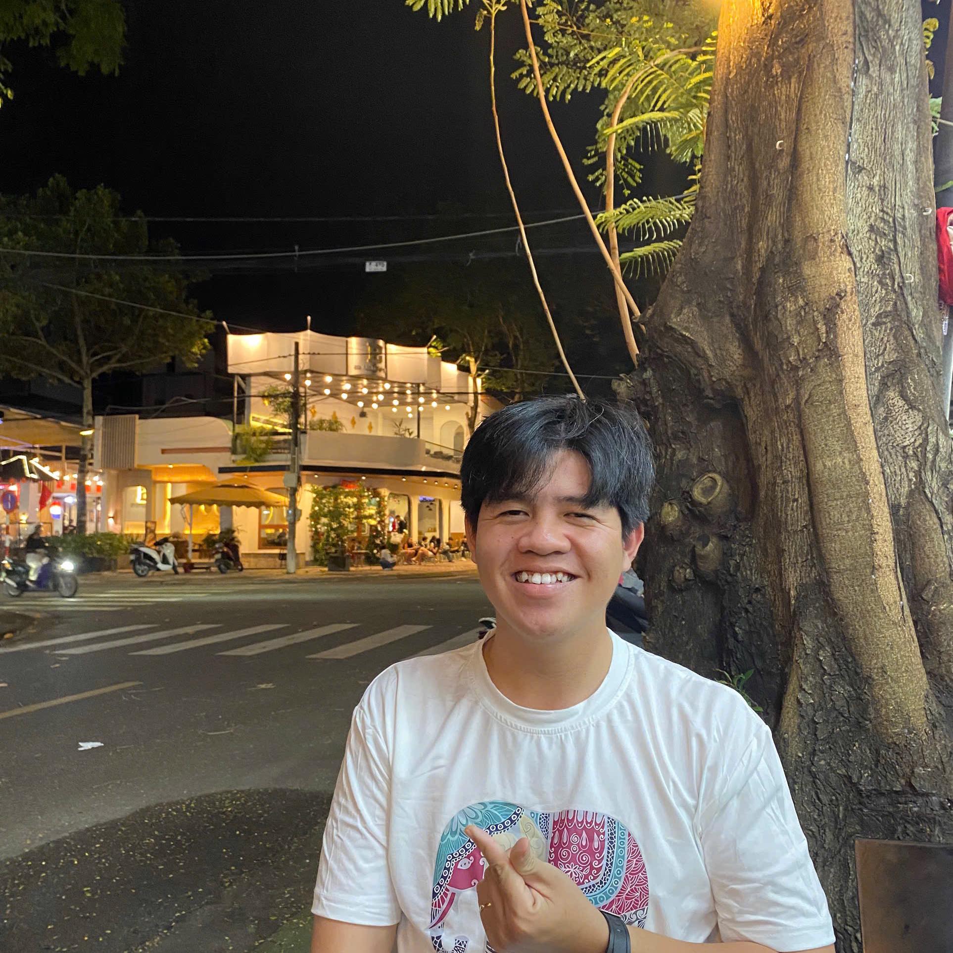 Đảo Mèo | Làm nào để nó nhả ra đây, nó nhai đầu con rắn luôn rồi | Facebook
