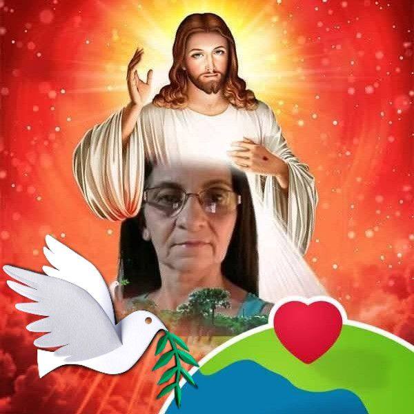 Acompañanos a rezar y compartir este Santo Rosario Corto de hoy martes ...