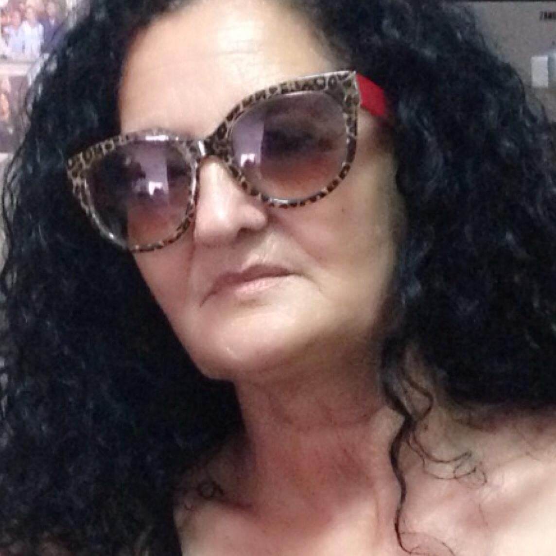 זה פרק שלישי בסידרה שלנו קינוחי פירות הגירסה הקלה והפעם הפיסטוק וזה ...