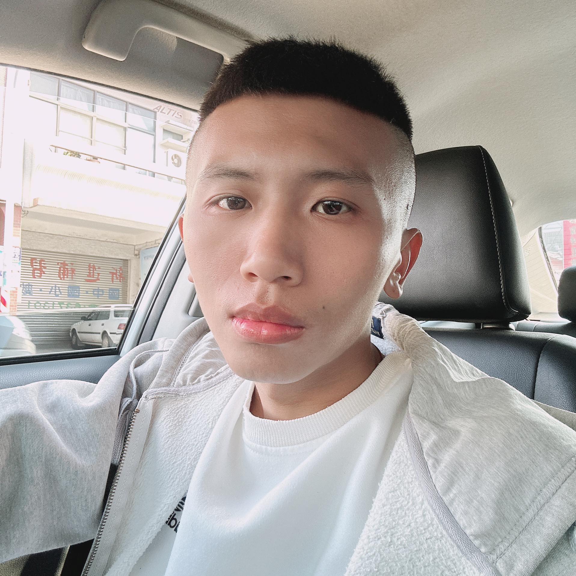 謝夏天Summer（企鵝） - 第一次的旅拍 ️ 約拍請至IG私訊 | Facebook