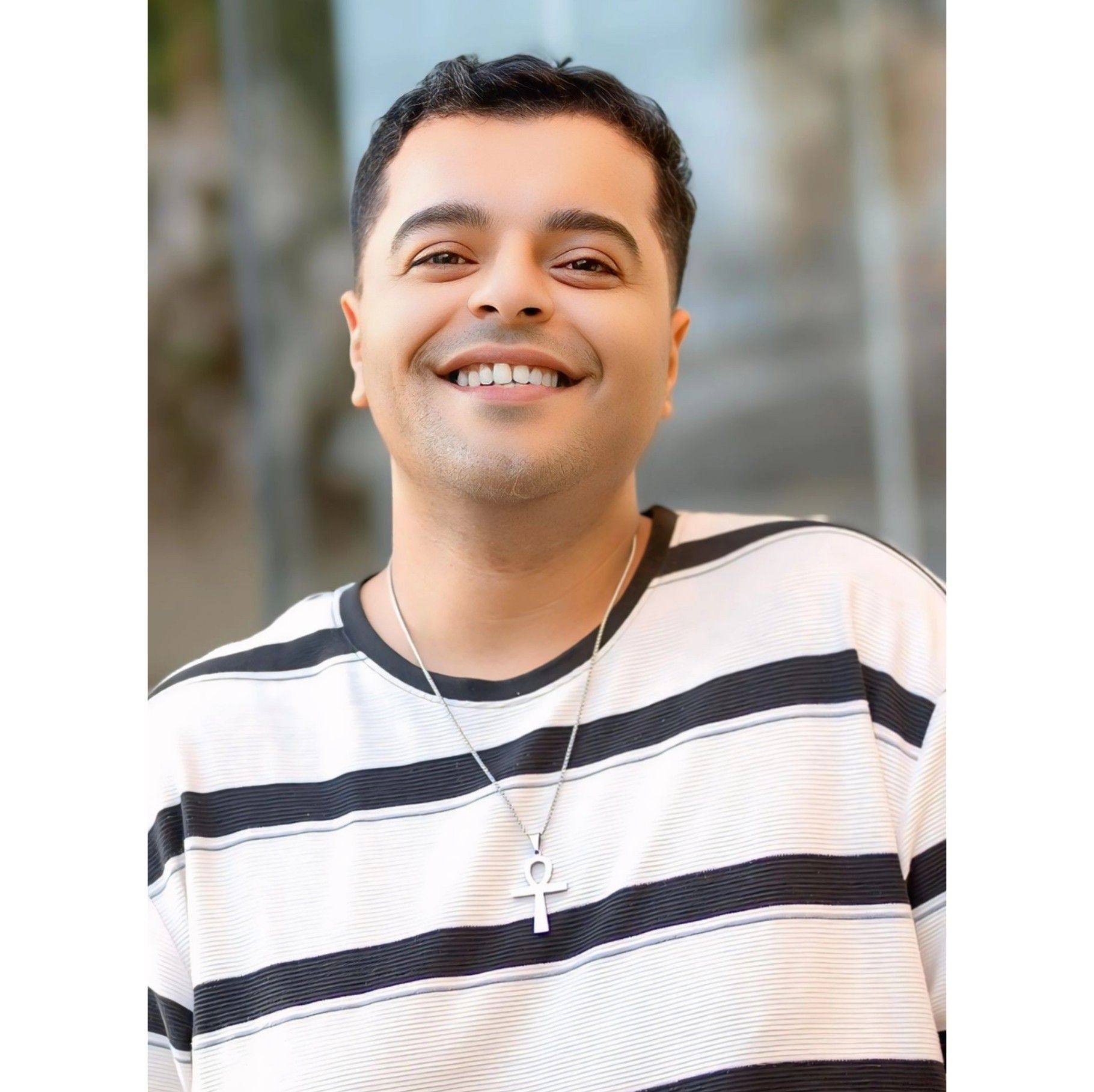 Luis Fathi - اكونت اسباني اغلبه شات بمرتب 37 الف gross... | Facebook