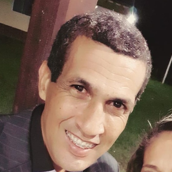 A esquerda deveria pensar mais... - Edmilson Ribas da Costa | Facebook
