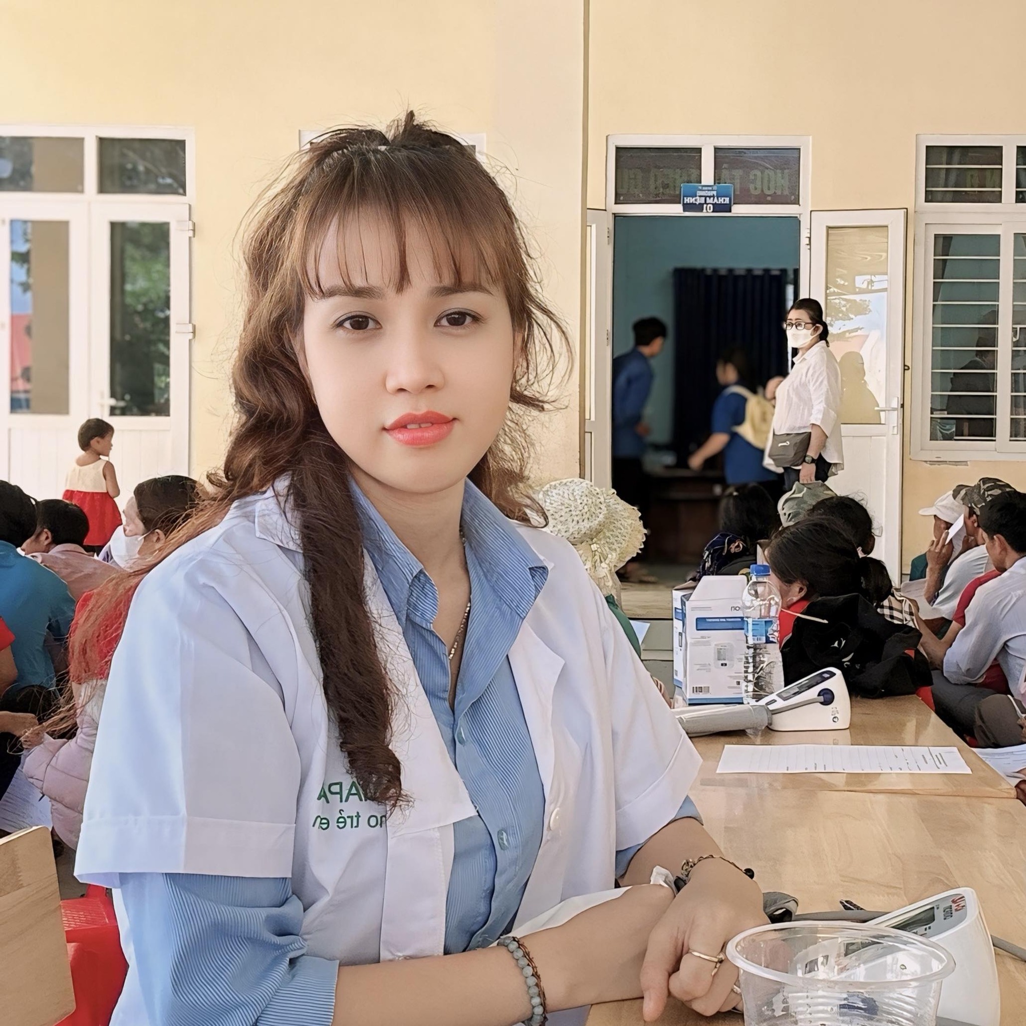 Mẹ đang tìm nước tắm thảo dược dịu nhẹ, tiện dùng cho bé từ sơ sinh thì ...