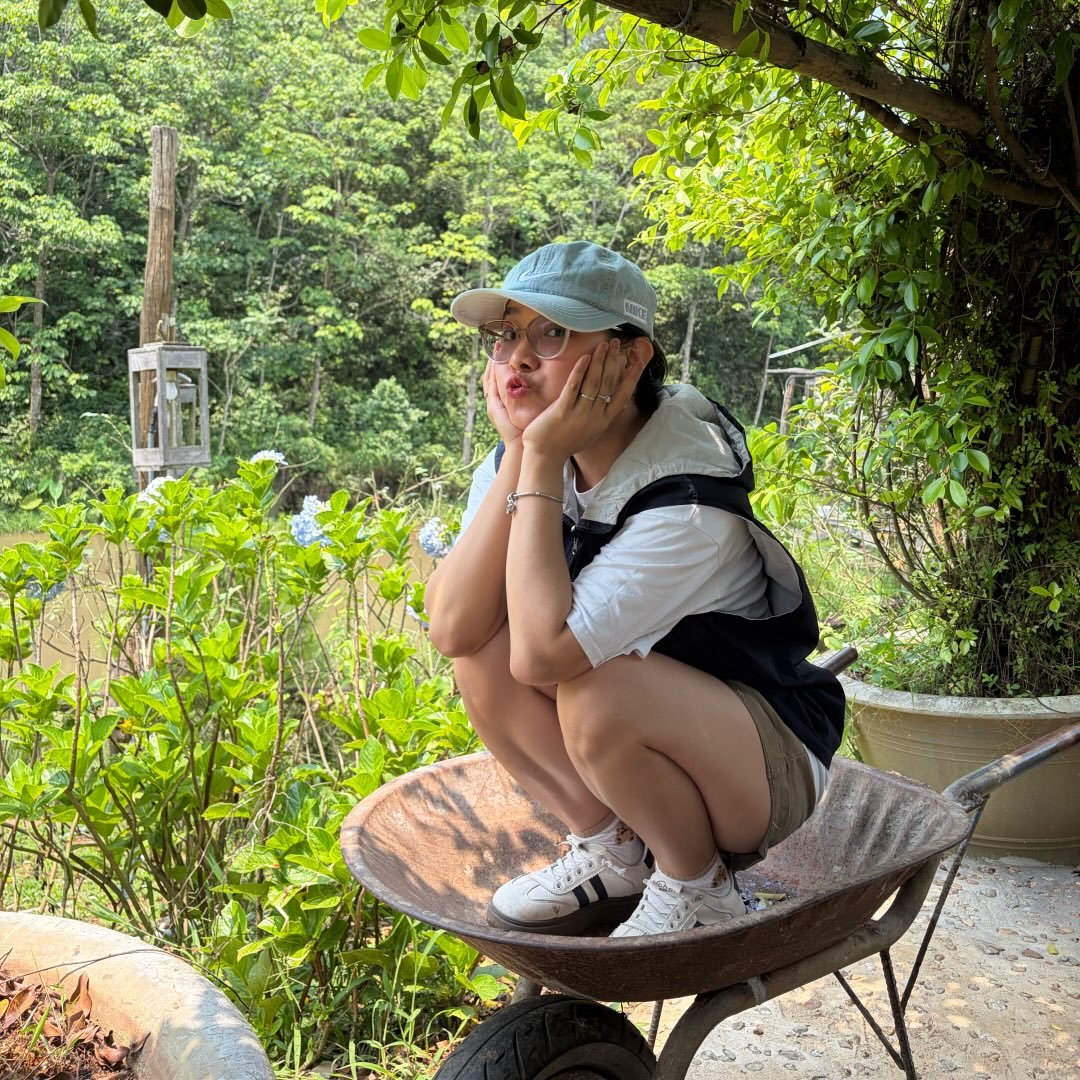 Juliet.. nopeee plume hereeee 🫶 Đà Nẵng dạo này vào mưa rồi nhở, cần ...