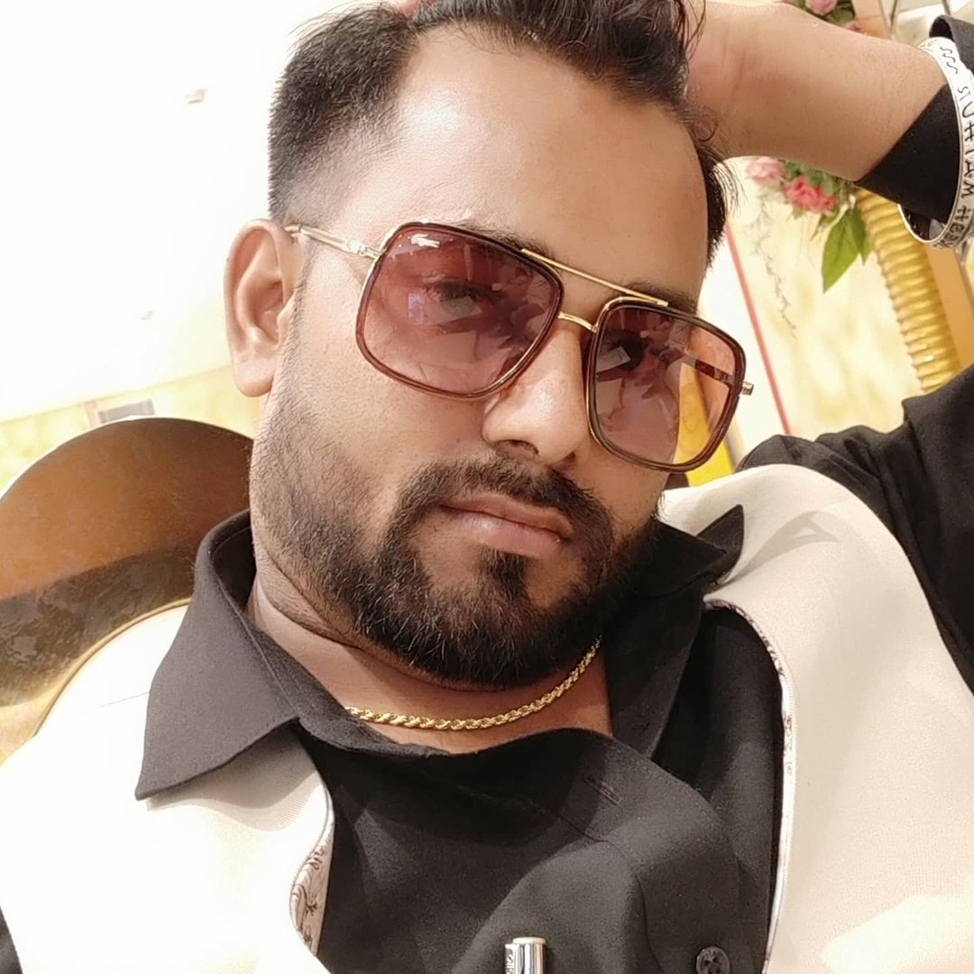 Rajnesh Dhiman - भाजपा से मोदी जी से प्रभावित हो कर साउथ... | Facebook