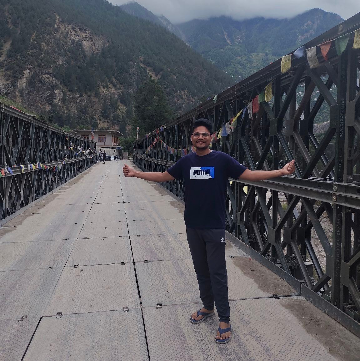 नगर पालिका वाले गुंडागर्दी करते हुए मार्केट में . . . . . #CM # ...