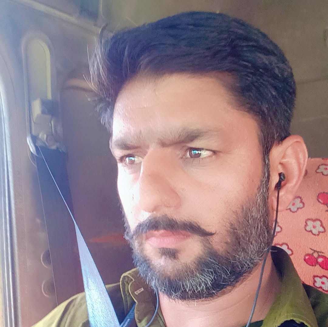 فتنہ، انتشار، جھوٹے نعروں اور معیشت کو تباہ کرنے والی سیاست کا سحر اب ...