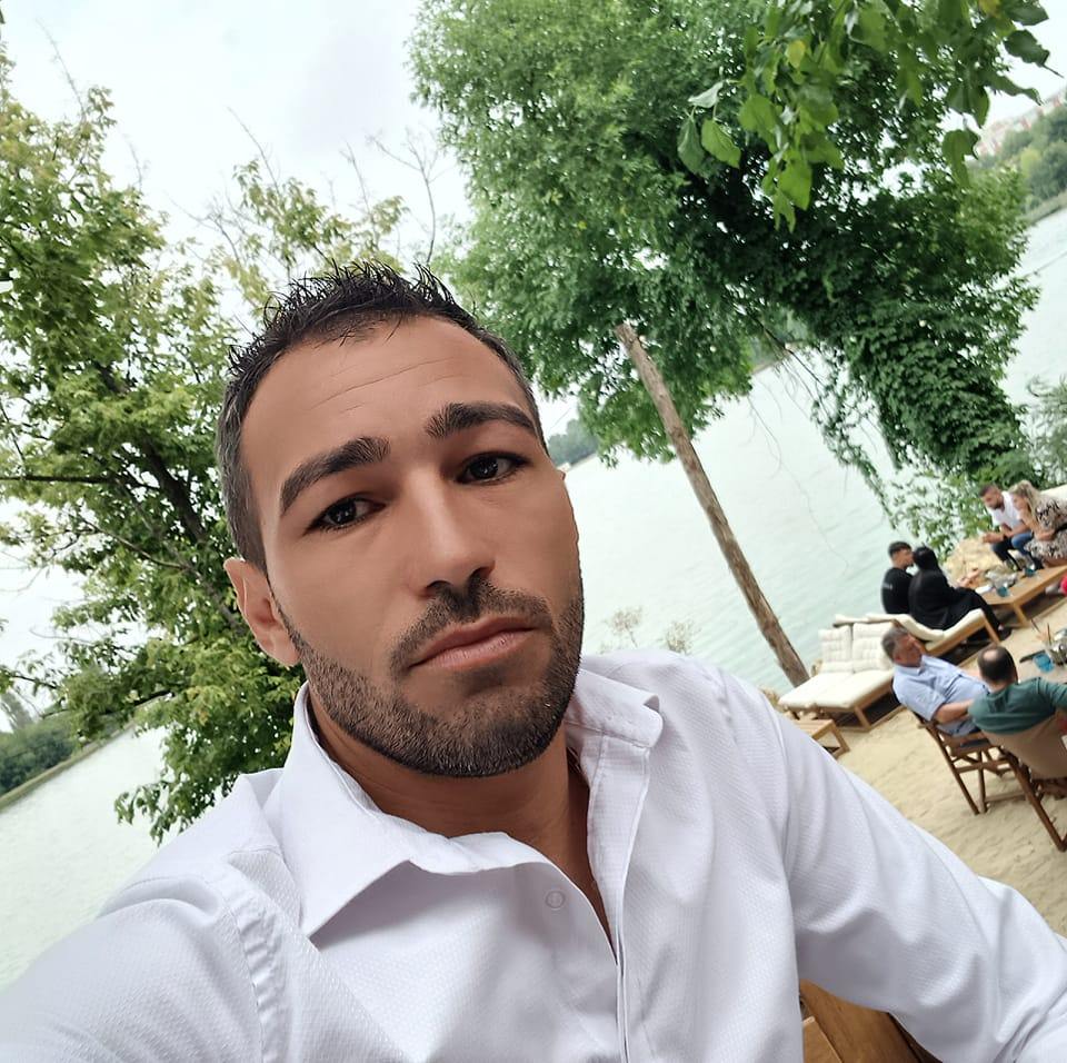 Dezmembrari LOGAN | Vand Logan 1.4 , porneste la sfert , detin doar ...