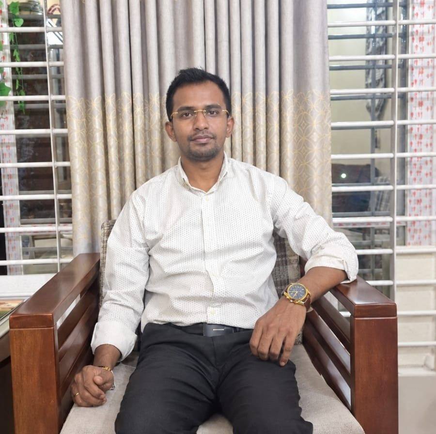 Advocate - #আইনে__পড়ছো_উকিল_হবে? আইনের ছাত্রছাত্রীদের প্রথম দেখায় এই ...