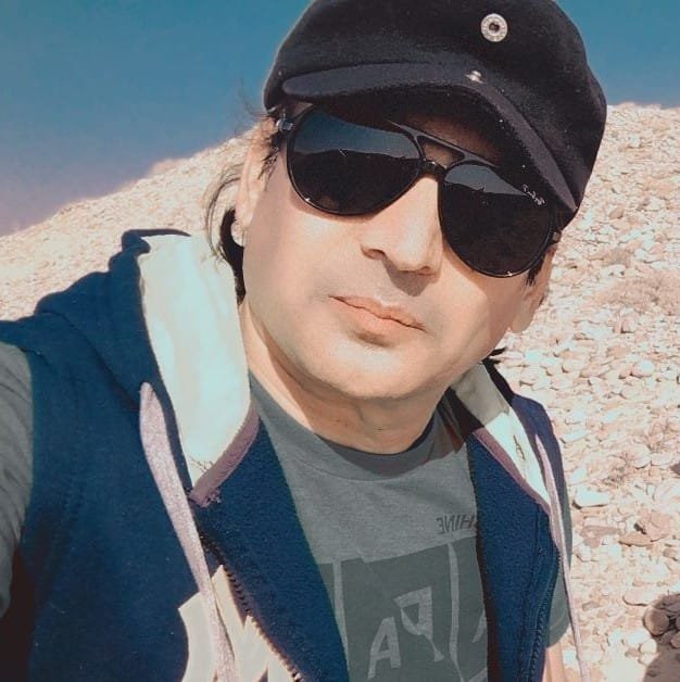 غزل ️ انور ساگر چانهن جي ڪوپ تي موڊ مٽجي نٿو، هو ڪٿي آ، ڏسندي هو چرچو ...